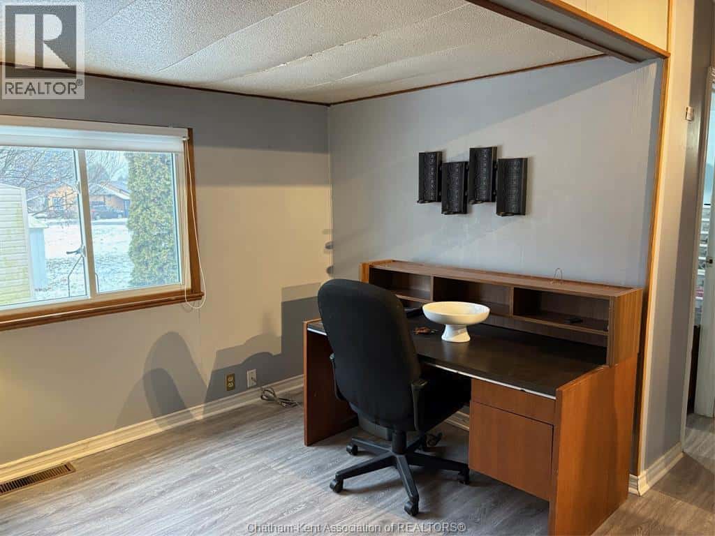 22220 Charing Cross ROAD Unit# 26 — Chatham, Ontario - Photo 5 of 23