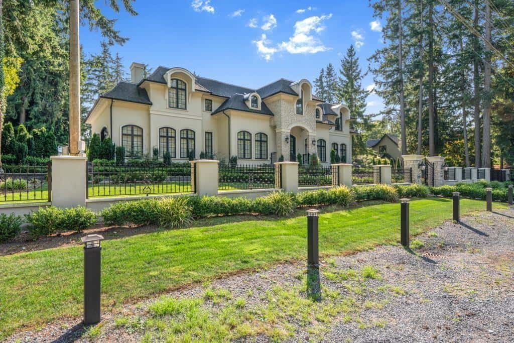 13136 24 AVENUE — Surrey, British Columbia - Photo 3 of 40