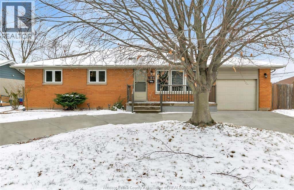 3803 HOLBURN — Windsor, Ontario - Photo 2 of 28