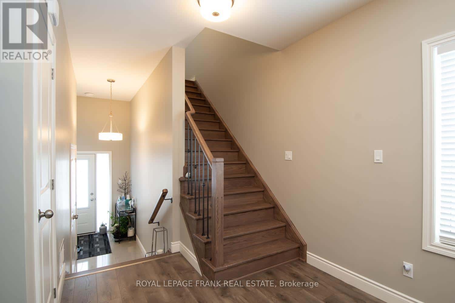 58 VIPOND ROAD — Whitby (Brooklin), Ontario - Photo 5 of 26