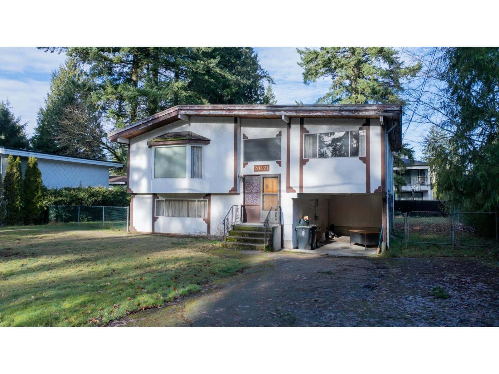 20421 42 AVENUE — Langley, British Columbia - Photo 2 of 4