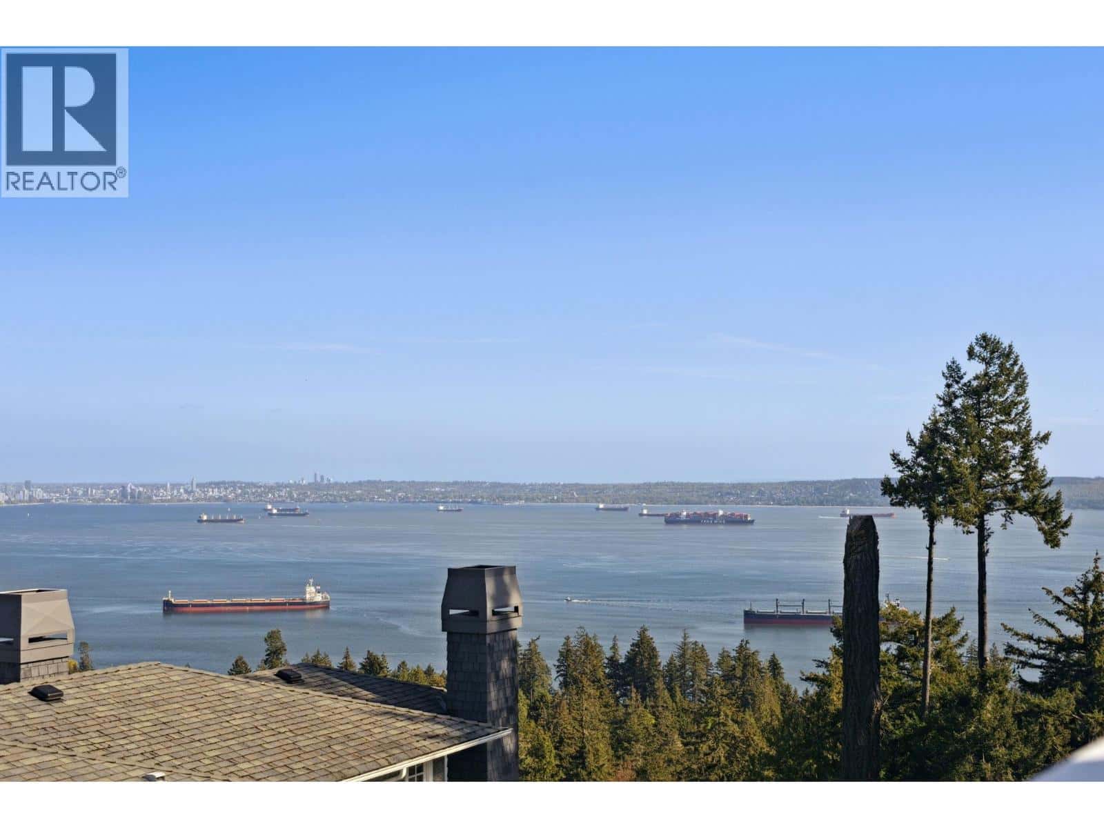 1 5110 ALDERFEILD PLACE — West Vancouver, British Columbia - Photo 2 of 14