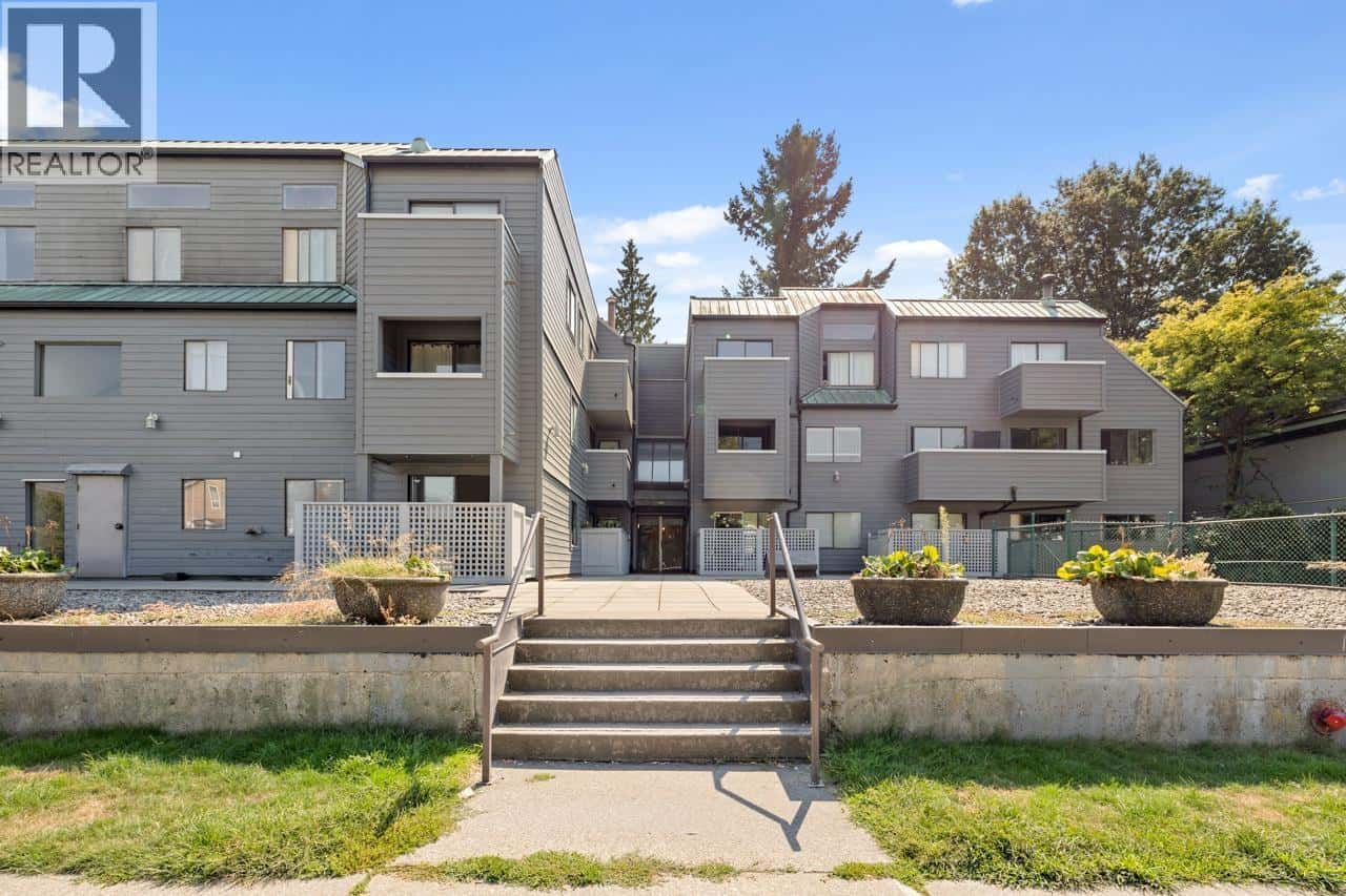 110 1948 COQUITLAM AVENUE — Port Coquitlam, British Columbia - Photo 2 of 16