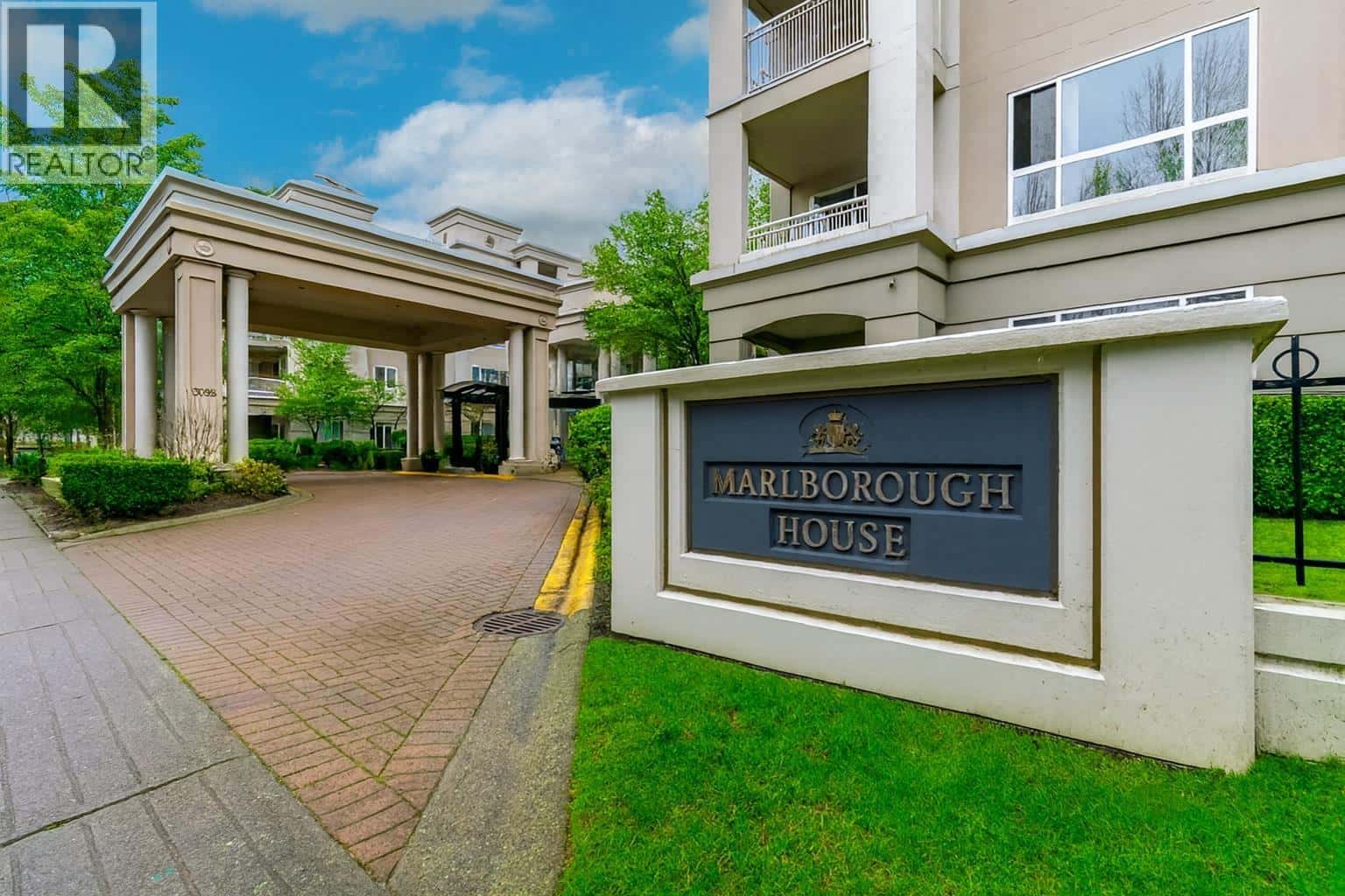 343 3098 GUILDFORD WAY — Coquitlam, British Columbia - Photo 2 of 40