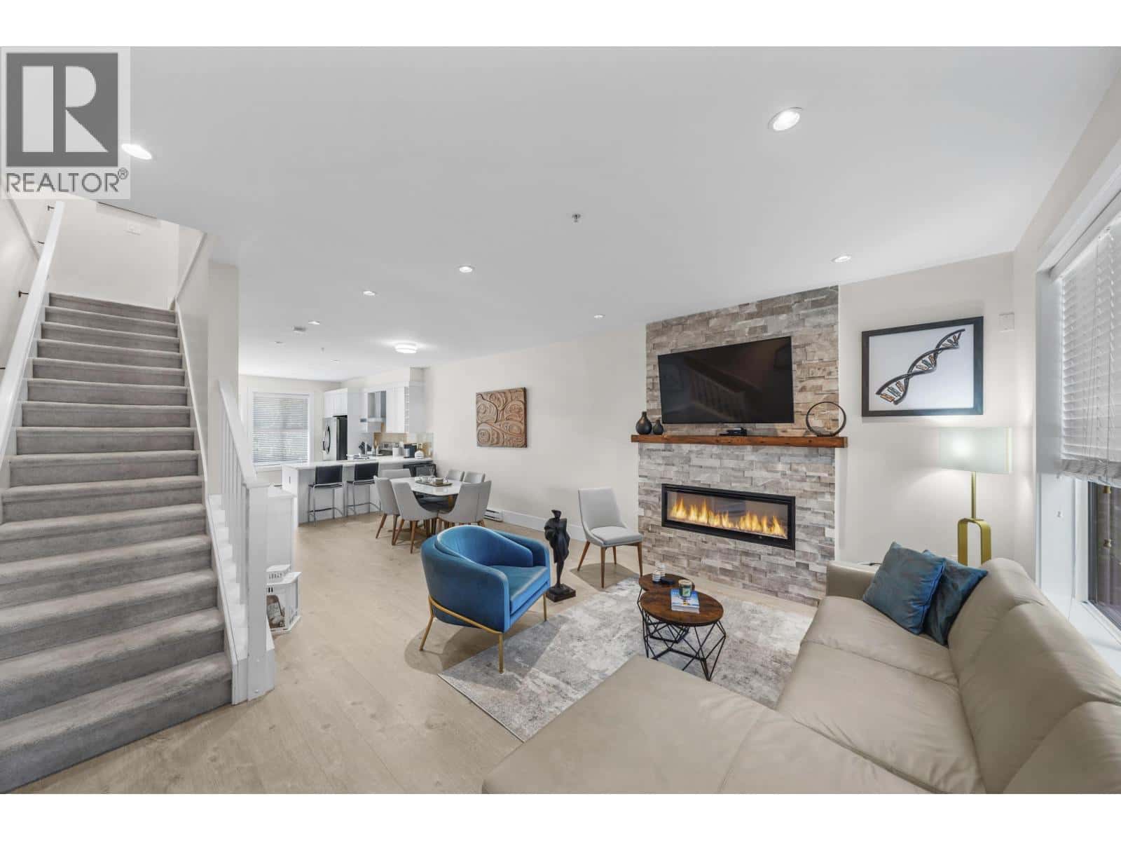 24 13260 236 STREET — Maple Ridge, British Columbia - Photo 3 of 27