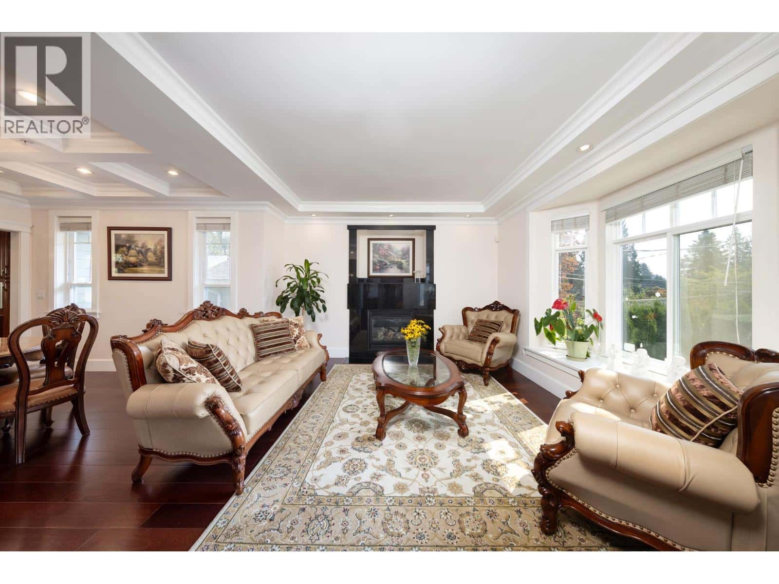 1361 LAWSON AVENUE — West Vancouver, British Columbia - Photo 5 of 38