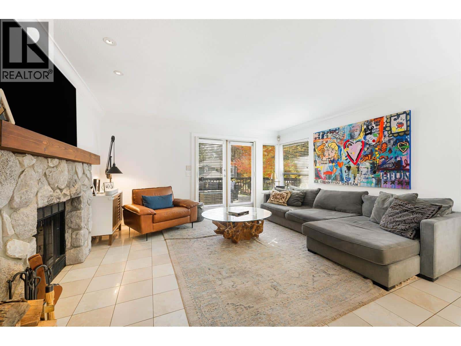 3968 FRAMES PLACE — North Vancouver, British Columbia - Photo 2 of 37