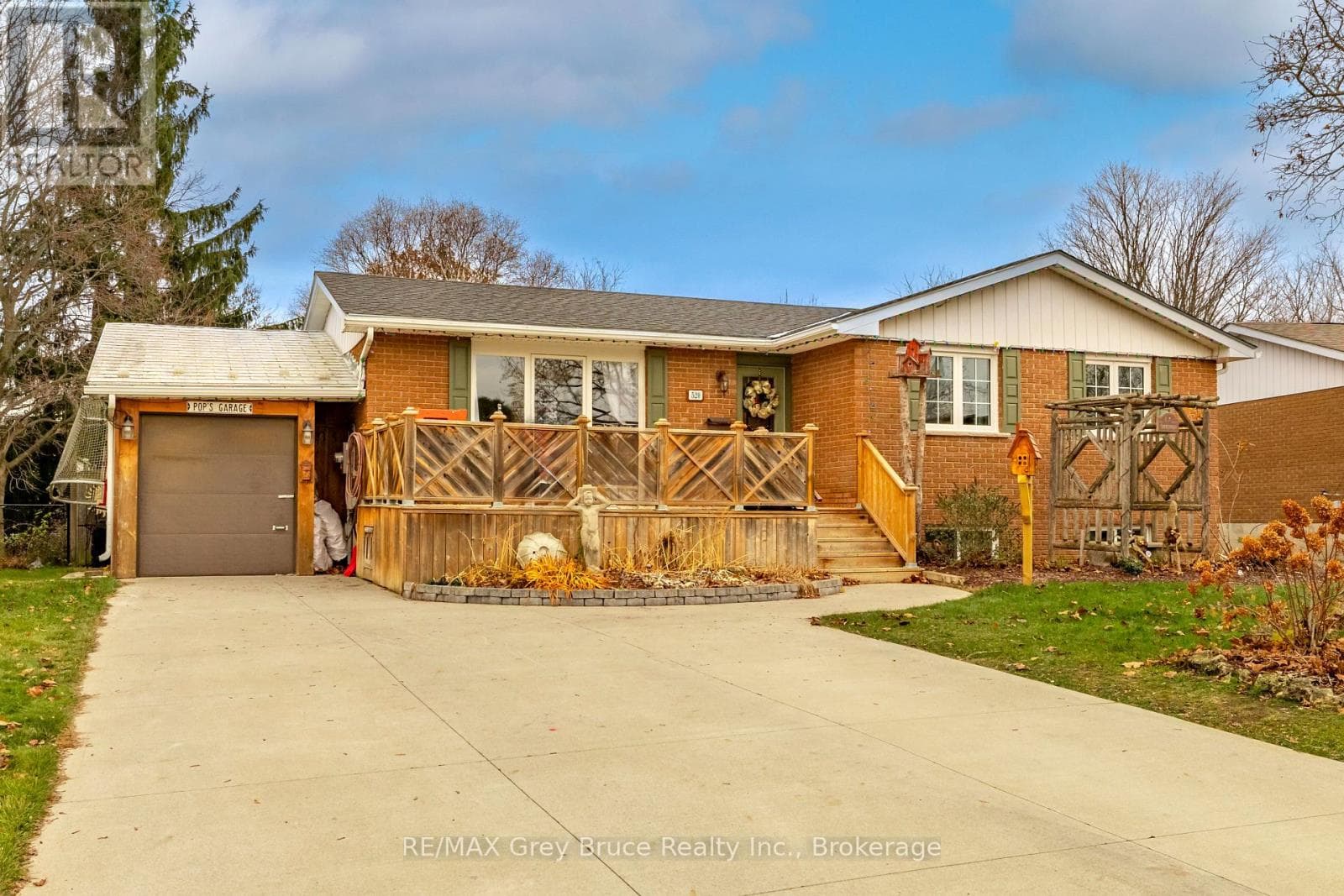 520 1ST. A STREET — Owen Sound, Ontario - Main photo