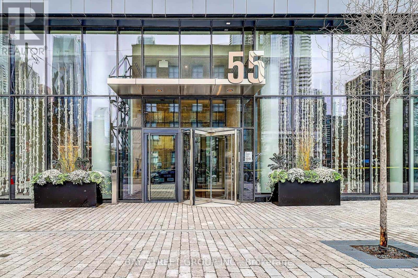 2607 - 55 COOPER STREET — Toronto (Waterfront Communities), Ontario - Photo 2 of 45