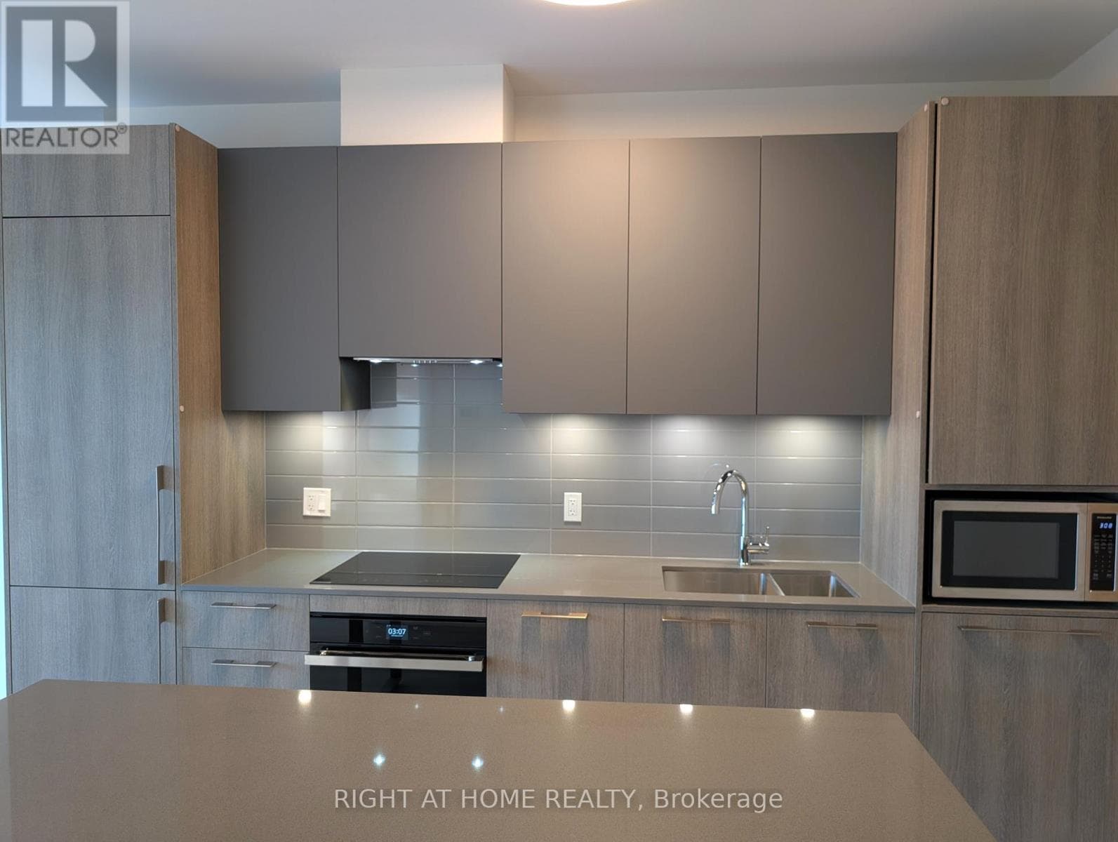 501 - 18 WATER WALK DRIVE — Markham (Unionville), Ontario - Main photo