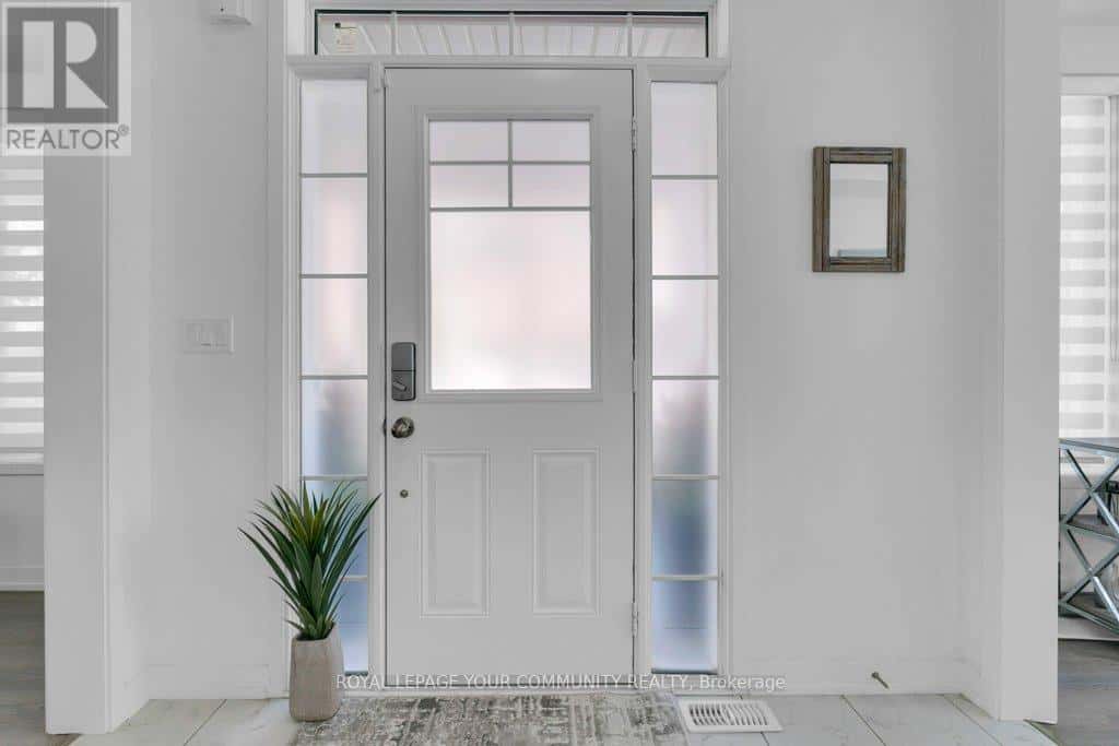 258 HARDING PARK STREET — Newmarket (Glenway Estates), Ontario - Photo 5 of 50