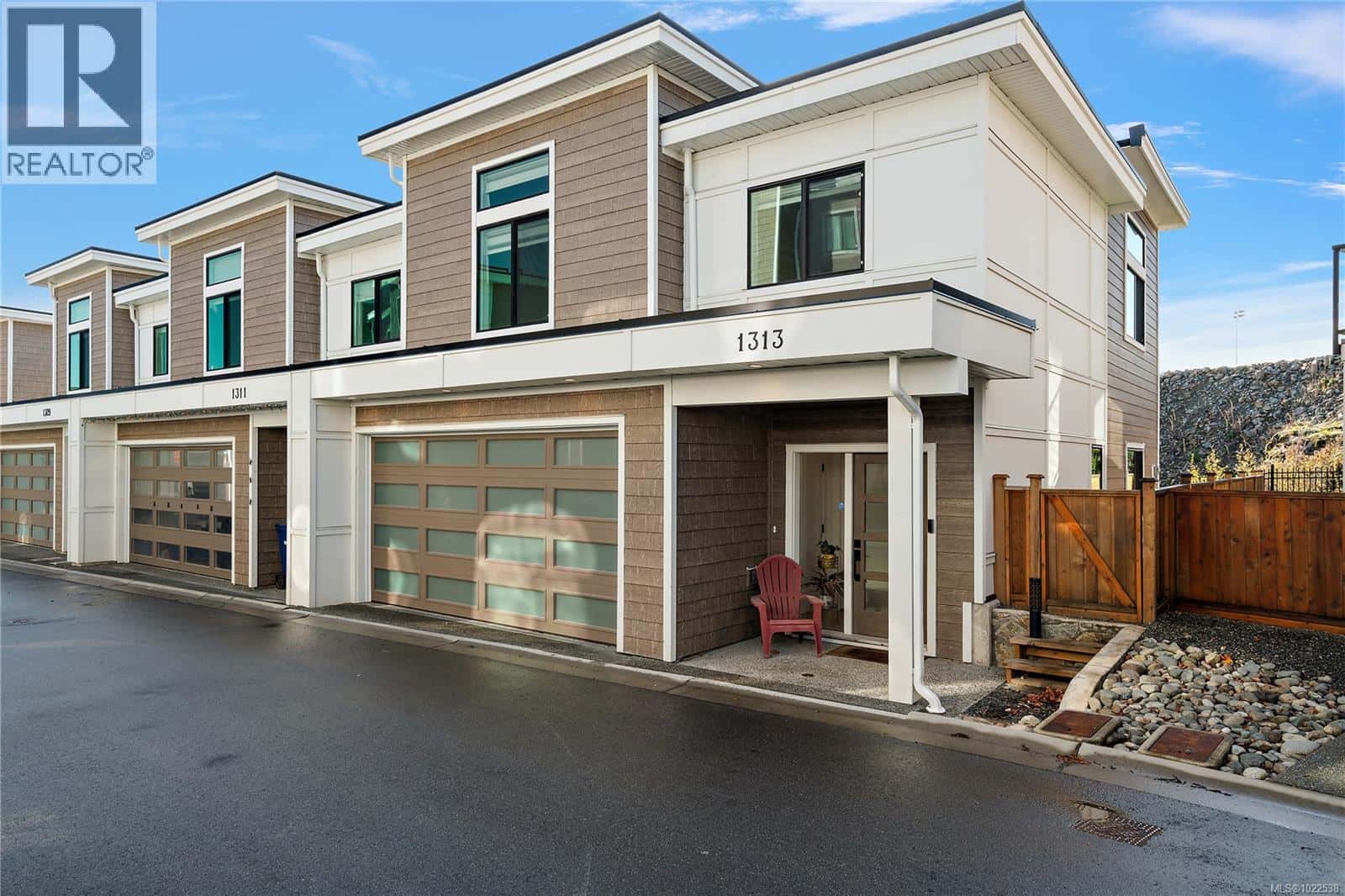 1313 Gabbro Lane — Langford, British Columbia - Photo 2 of 27