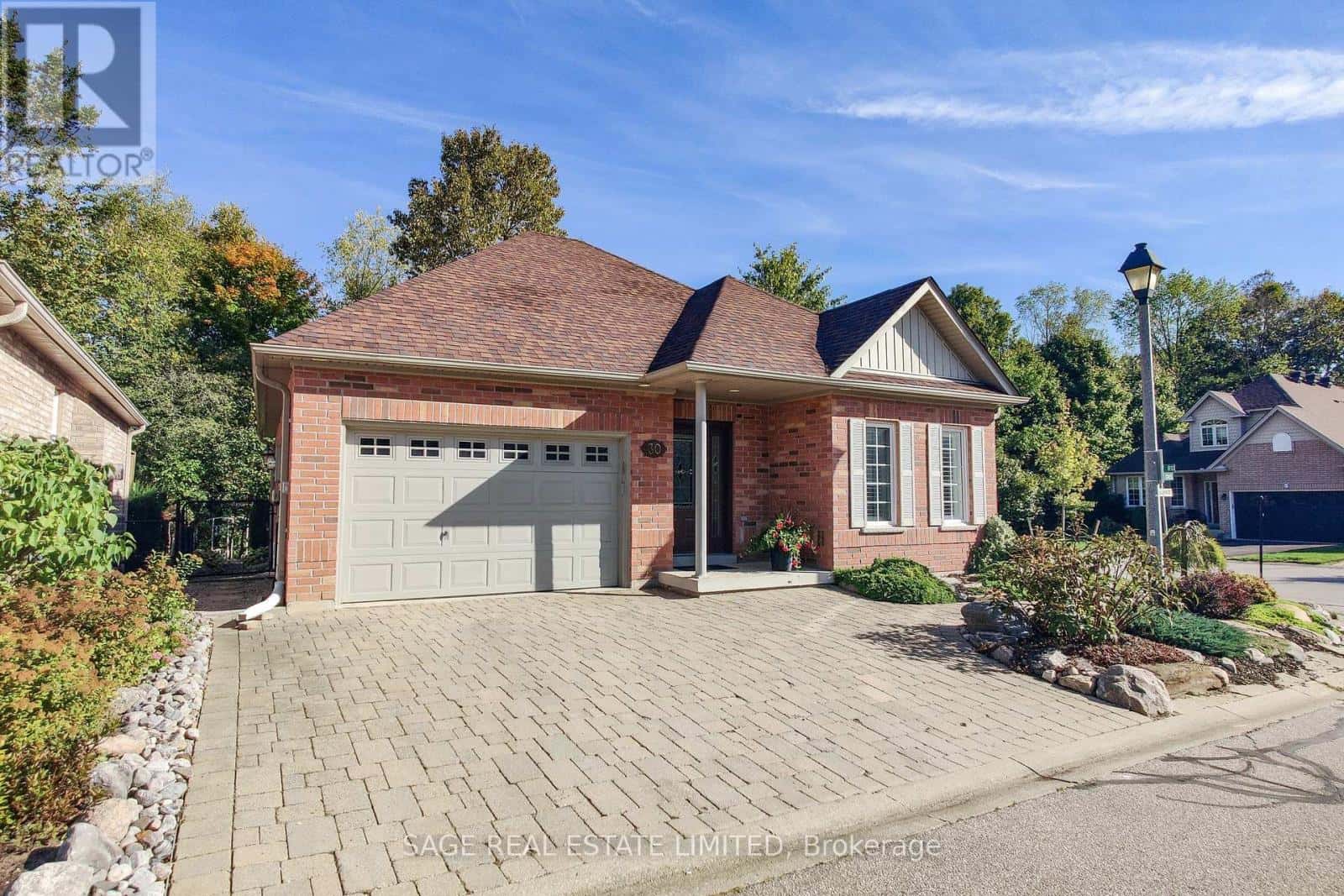 30 NAILSWORTH CRESCENT — Caledon (Caledon East), Ontario - Photo 2 of 47