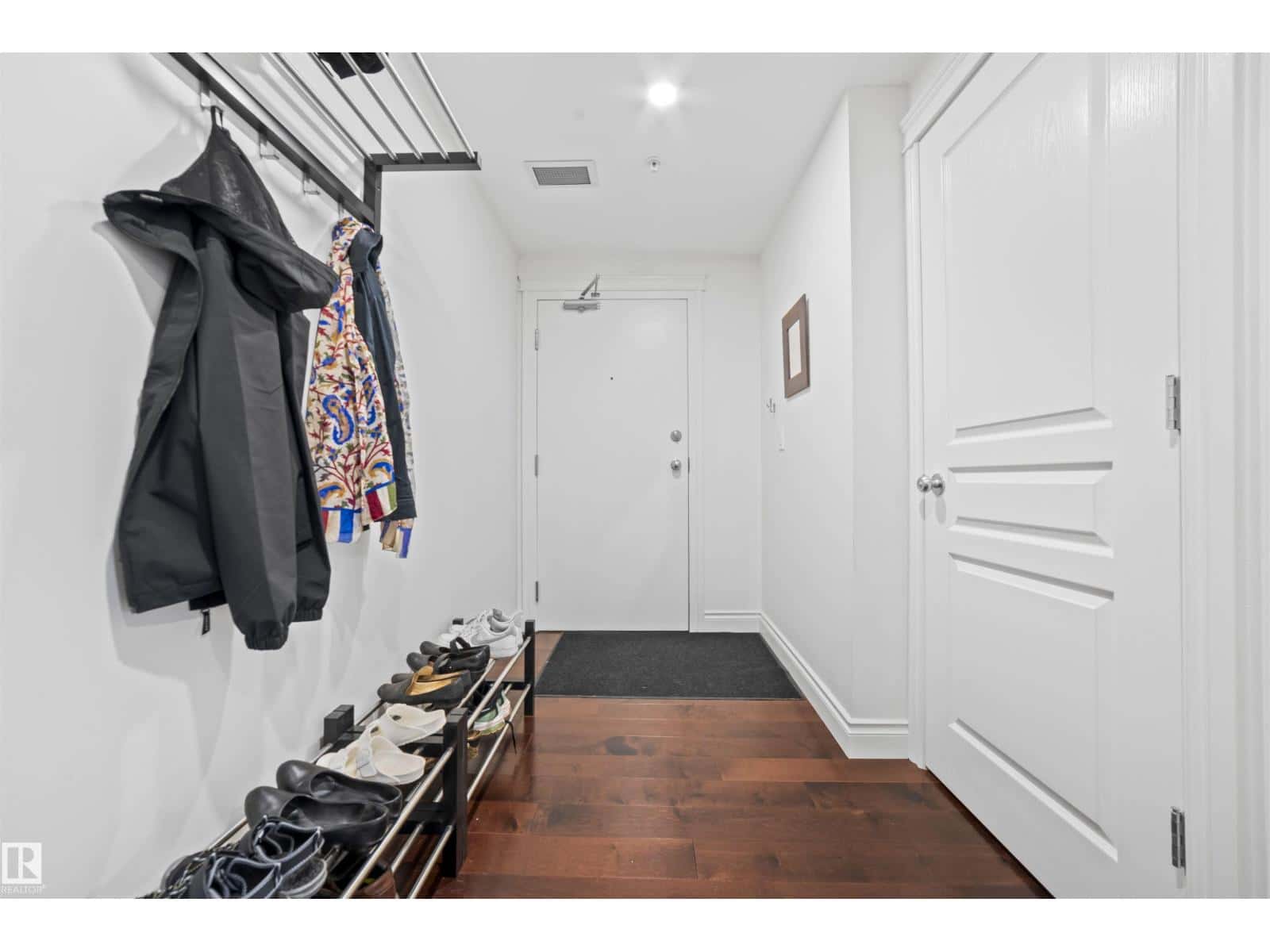 #405 10232 115 St NW NW — Edmonton, Alberta - Photo 4 of 44