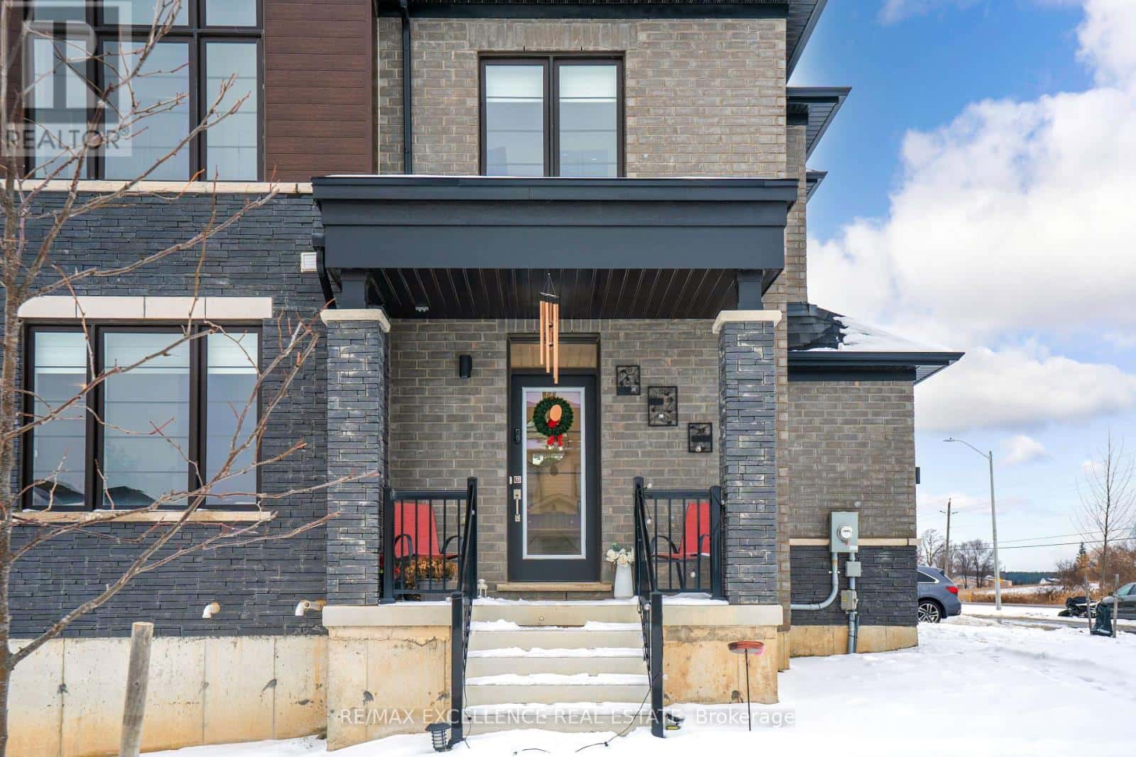 60 GRANVILLE CRESCENT — Haldimand, Ontario - Photo 2 of 35