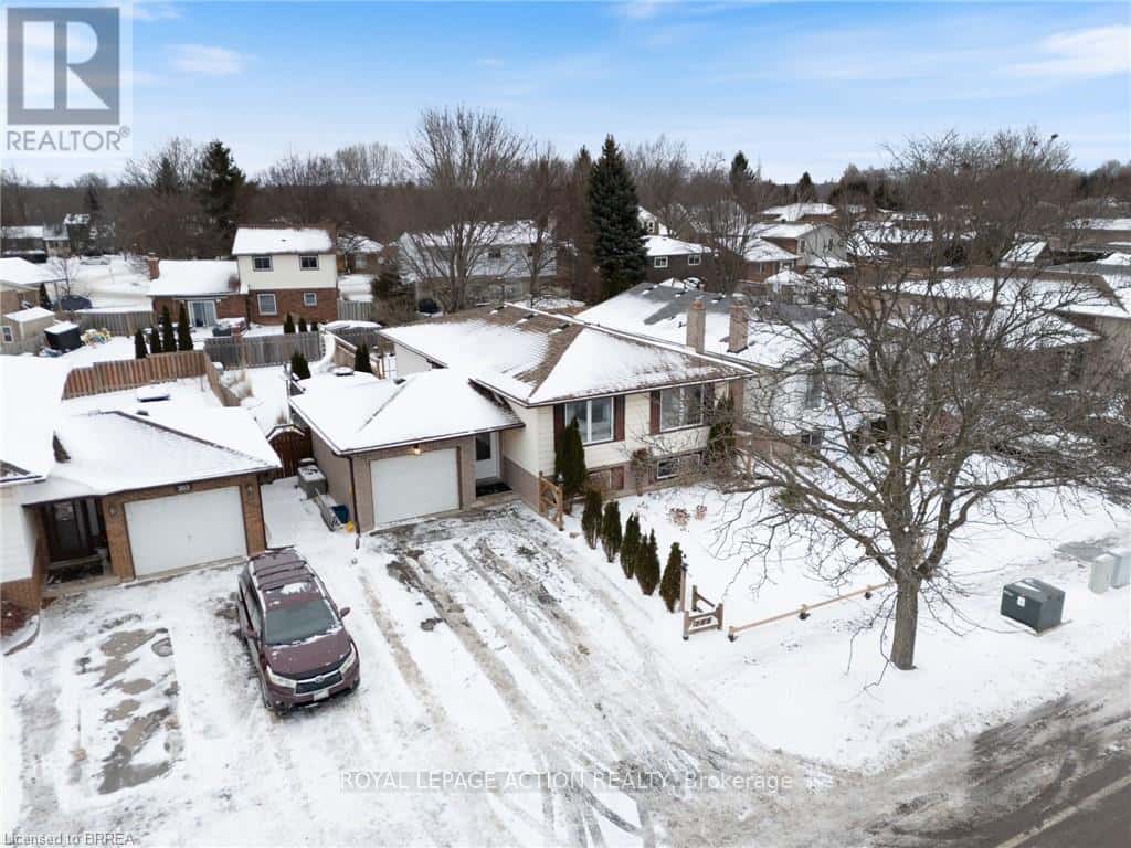 265 BRANTWOOD PARK ROAD — Brantford, Ontario - Photo 5 of 31