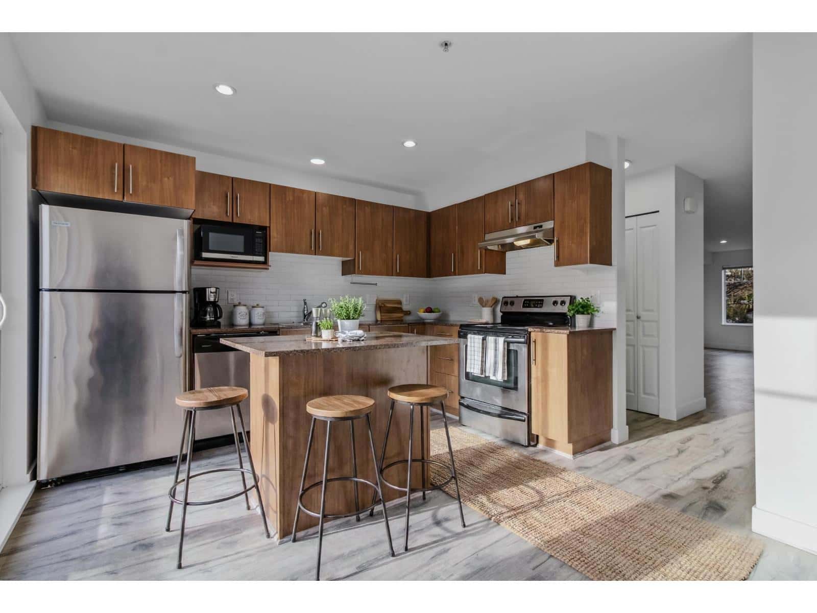 82 20038 70 AVENUE — Langley, British Columbia - Photo 5 of 38