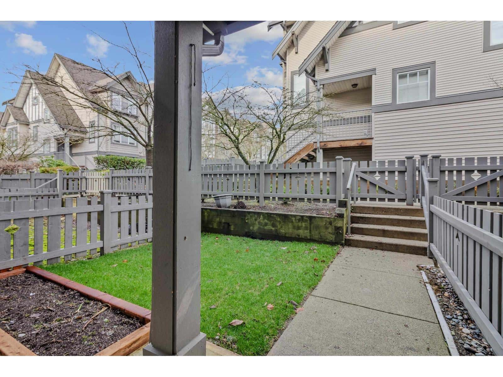 82 20038 70 AVENUE — Langley, British Columbia - Photo 4 of 38