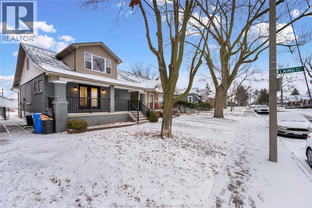 926 Curry Avenue — Windsor, Ontario - Photo 3 of 32