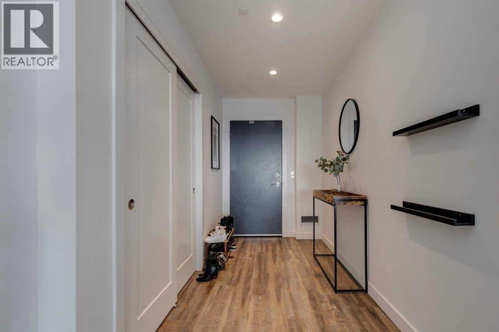 406, 730 5 Street NE — Calgary, Alberta - Photo 3 of 21