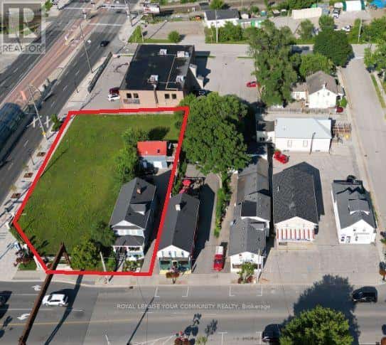 11 MAIN ST (432/438 DAVIS) E — Newmarket (Central Newmarket), Ontario - Photo 3 of 5