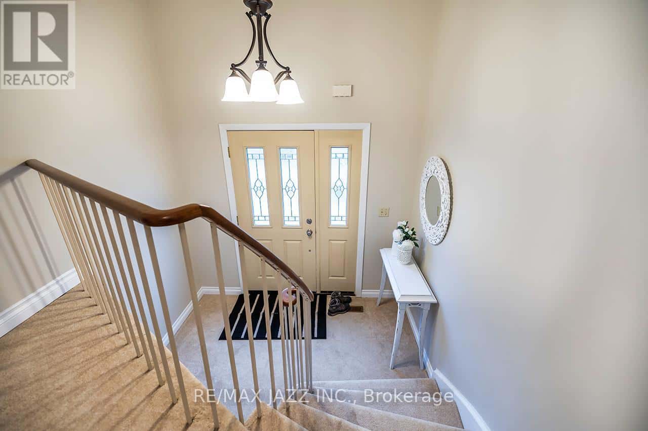 1259 SUNNINGDALE AVENUE — Oshawa (Donevan), Ontario - Photo 4 of 46