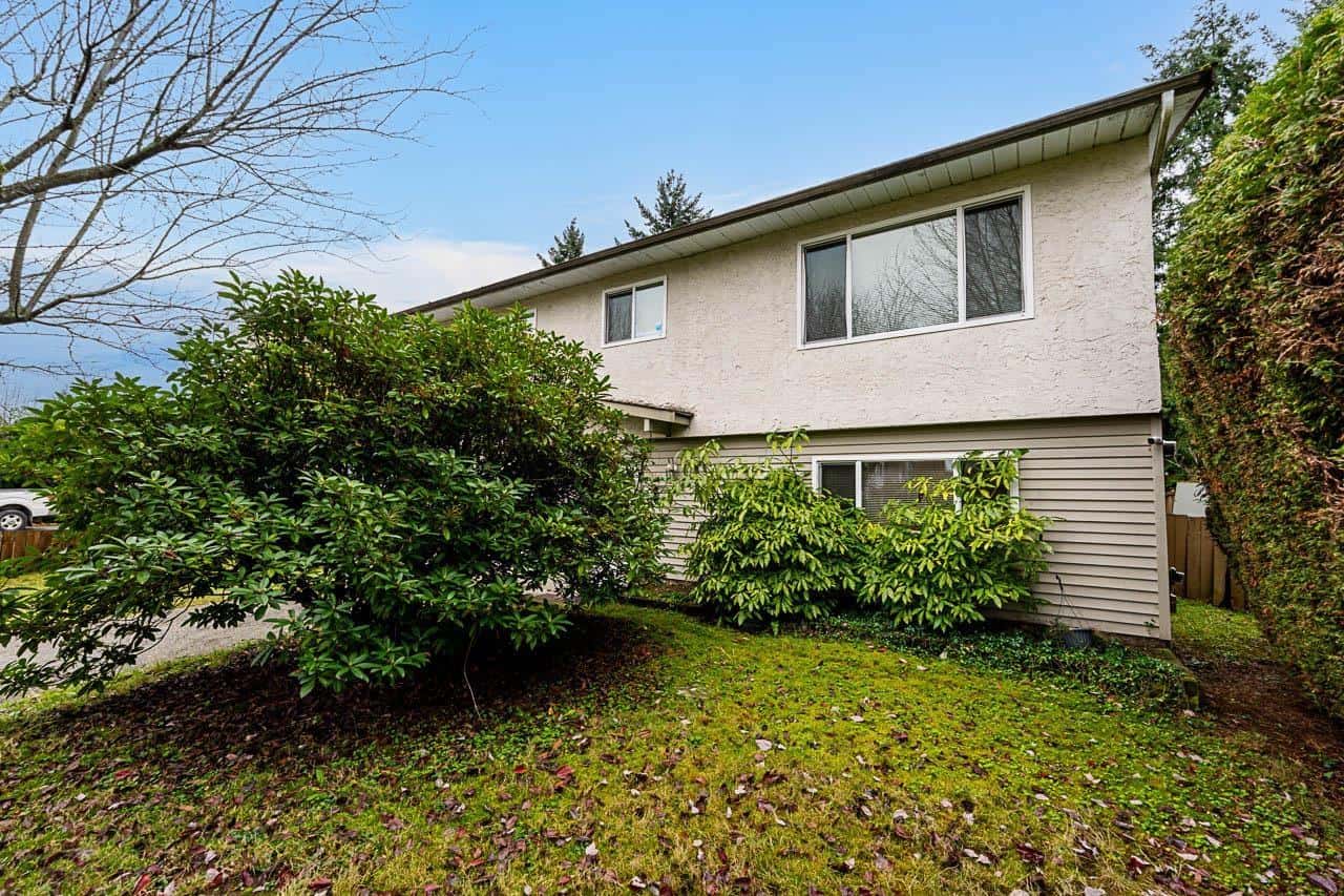 18340 63A AVENUE — Surrey, British Columbia - Photo 5 of 39