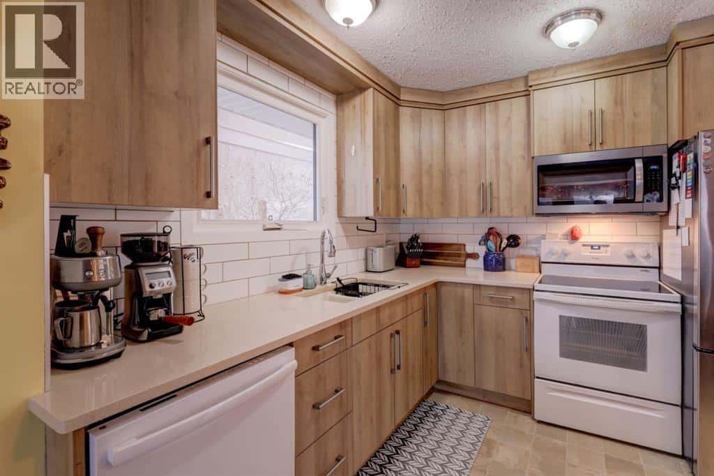 136 Templeby Place NE — Calgary, Alberta - Photo 3 of 35