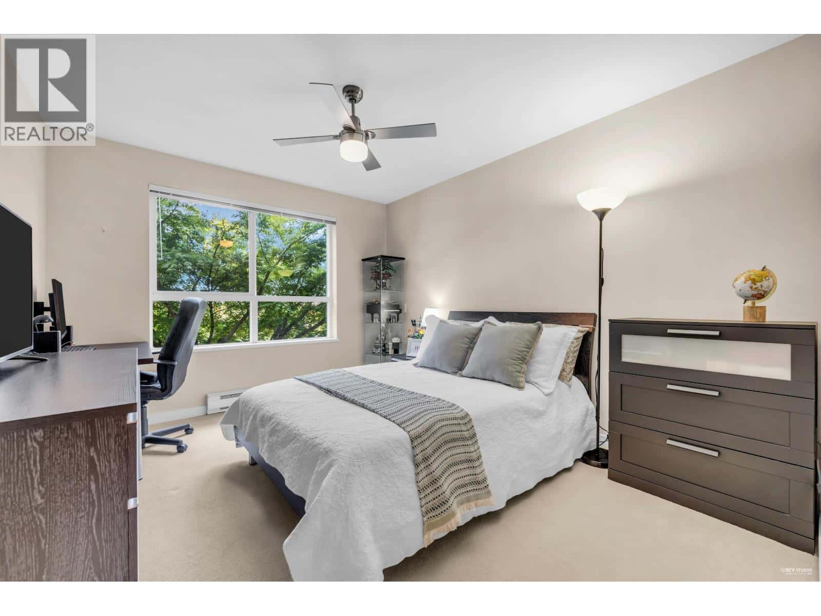 205 9500 ODLIN ROAD — Richmond, British Columbia - Photo 2 of 29