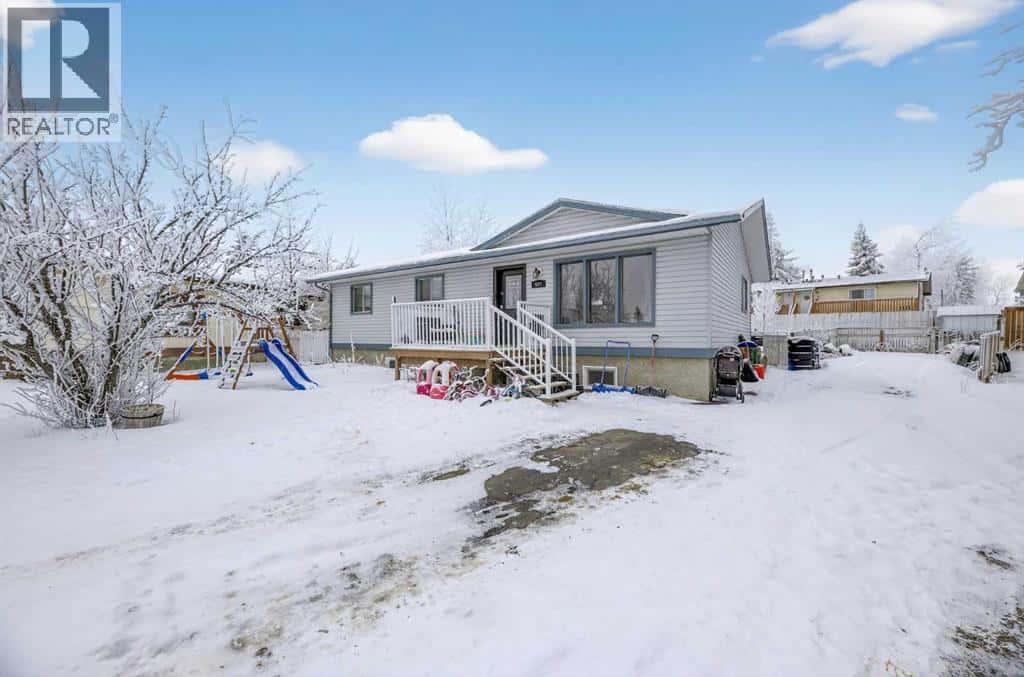 409 400 Southridge Place — Didsbury, Alberta - Photo 2 of 27