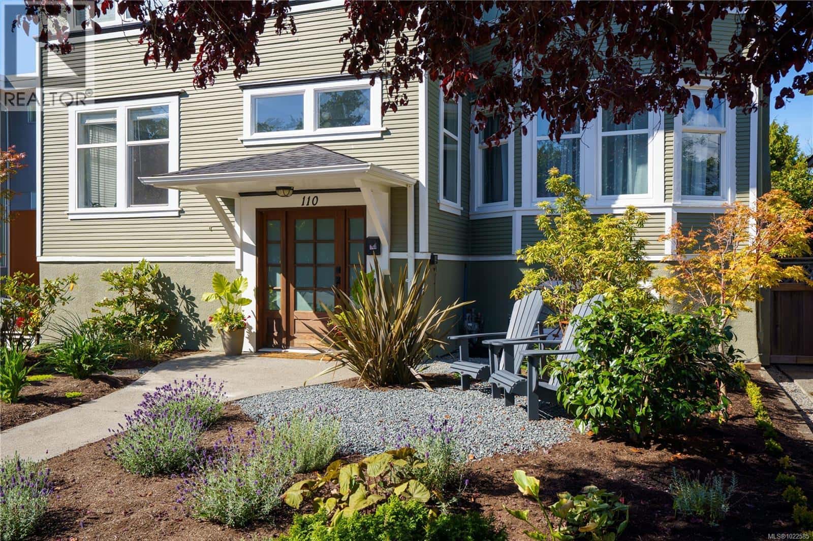 110 Eberts St — Victoria, British Columbia - Photo 3 of 59