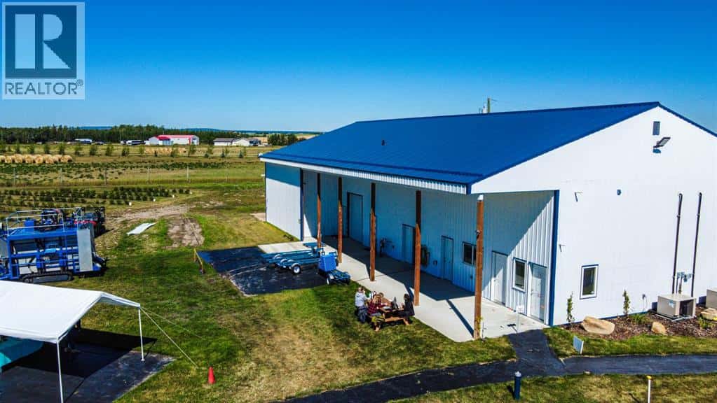 705068 82 Range — Wembley, Alberta - Photo 4 of 29