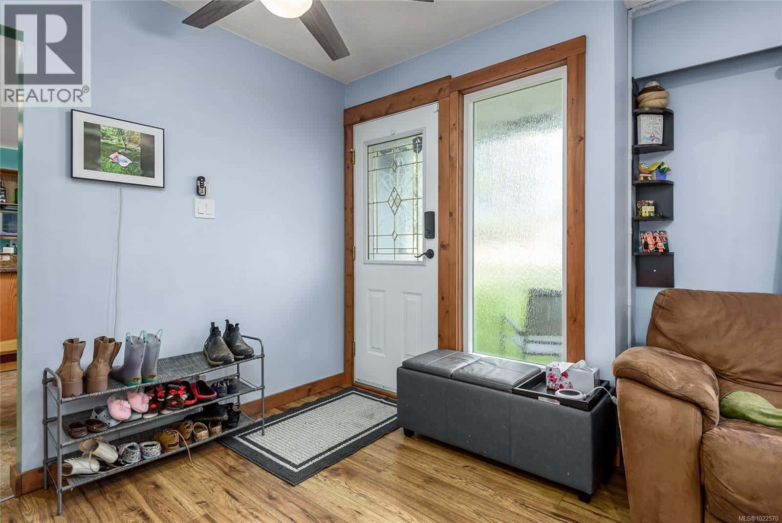 1935 Cousins Ave — Courtenay, British Columbia - Photo 5 of 61