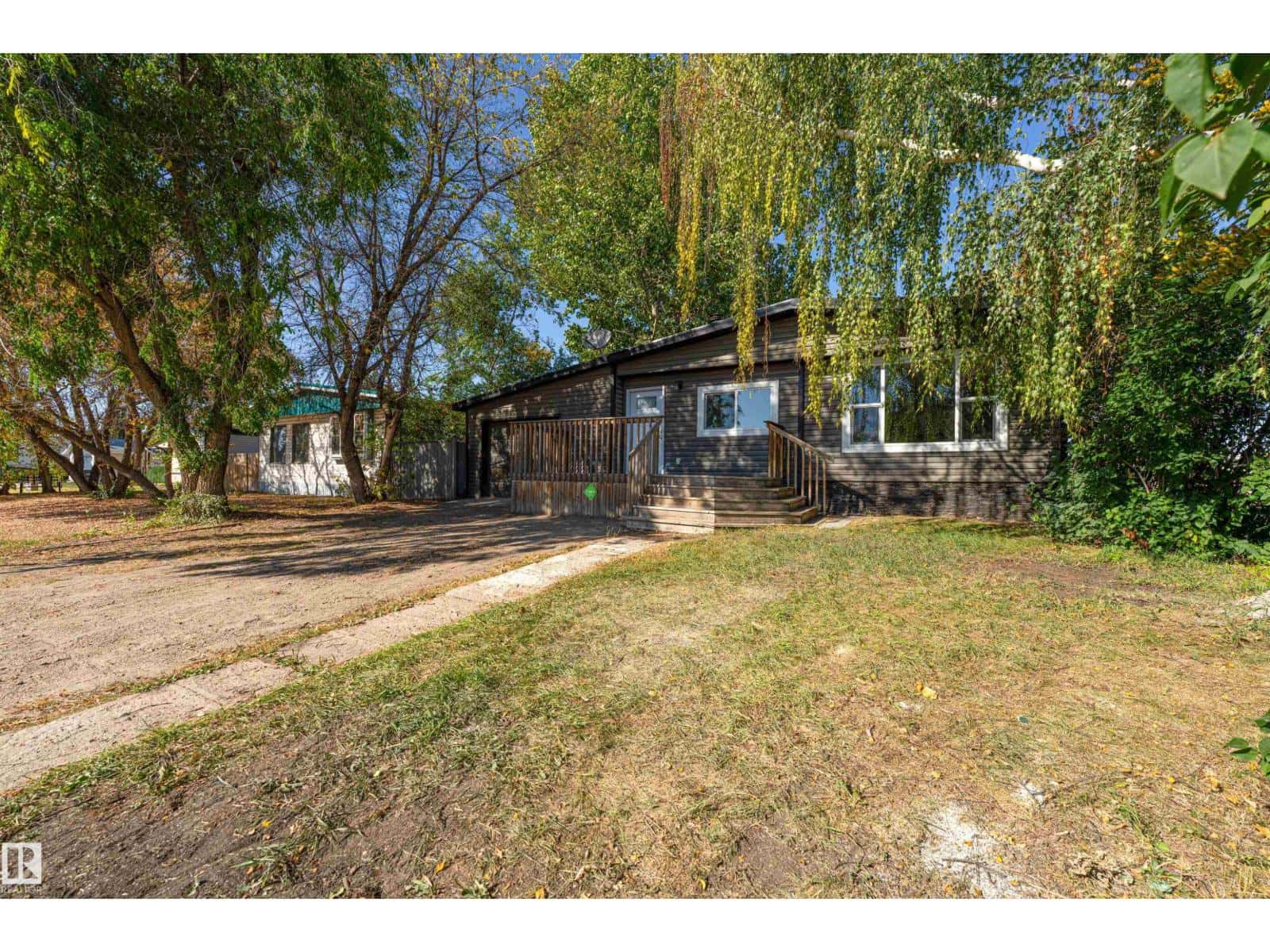 5302 54 AV — St. Paul Town, Alberta - Photo 2 of 34