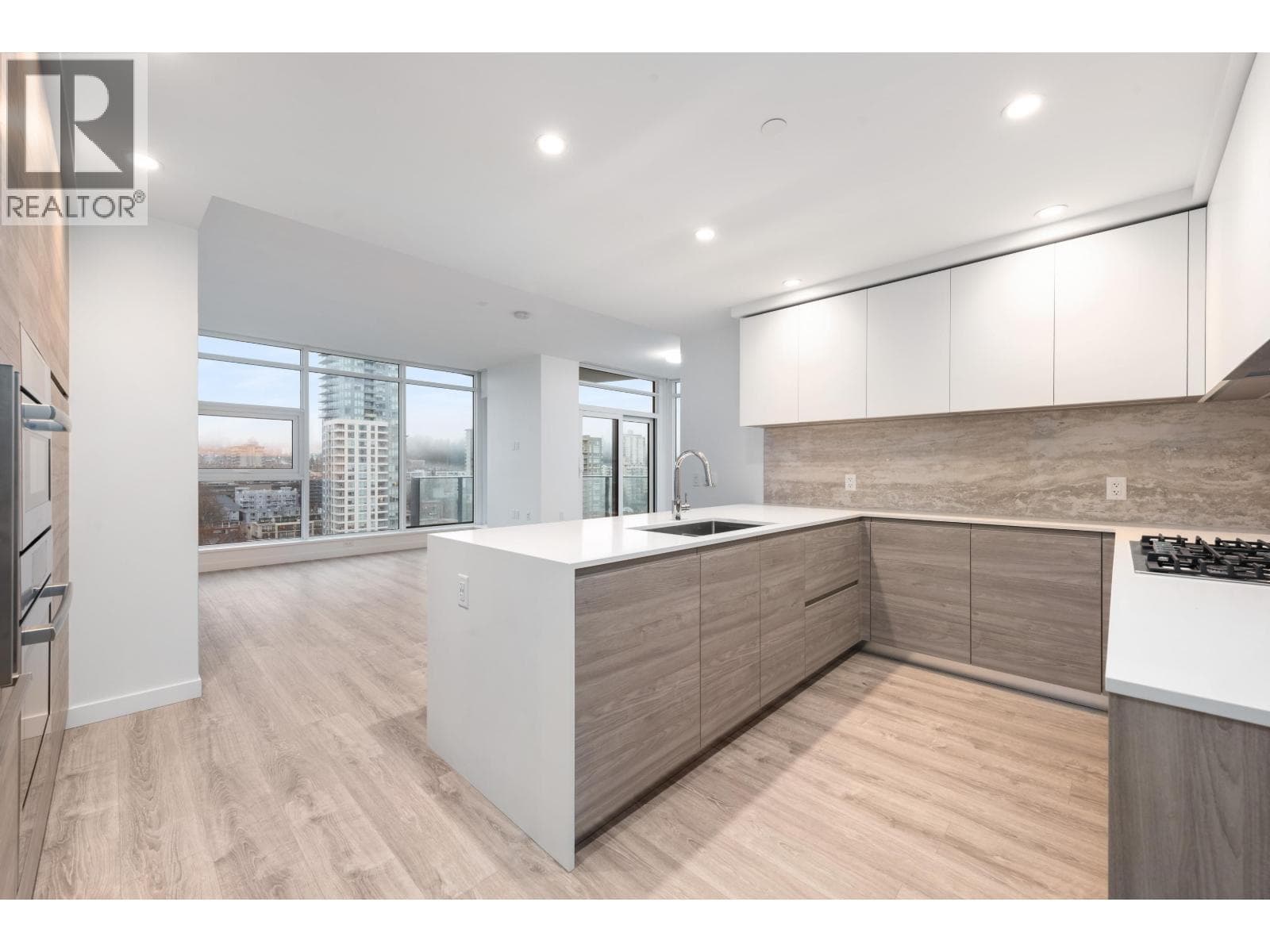 1703 660 QUAYSIDE DRIVE — New Westminster, British Columbia - Main photo