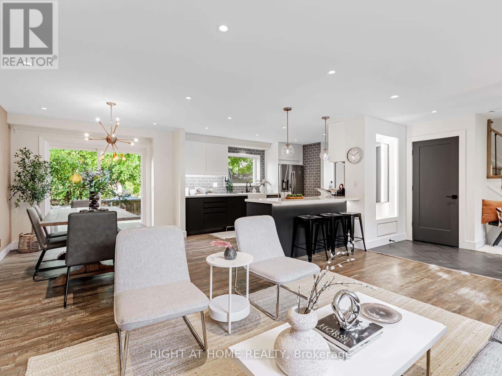 43 KINGLAND CRESCENT — Toronto (Don Valley Village), Ontario - Photo 5 of 31