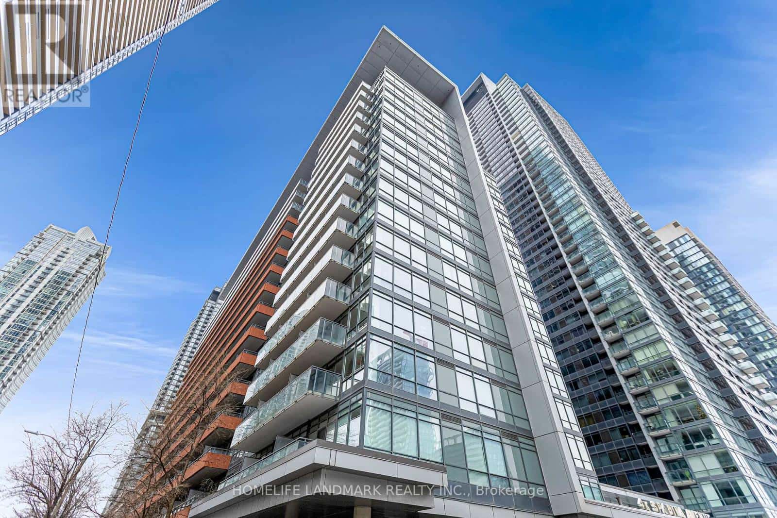 UNIT 811 - 4K SPADINA AVENUE — Toronto (Waterfront Communities), Ontario - Photo 2 of 33