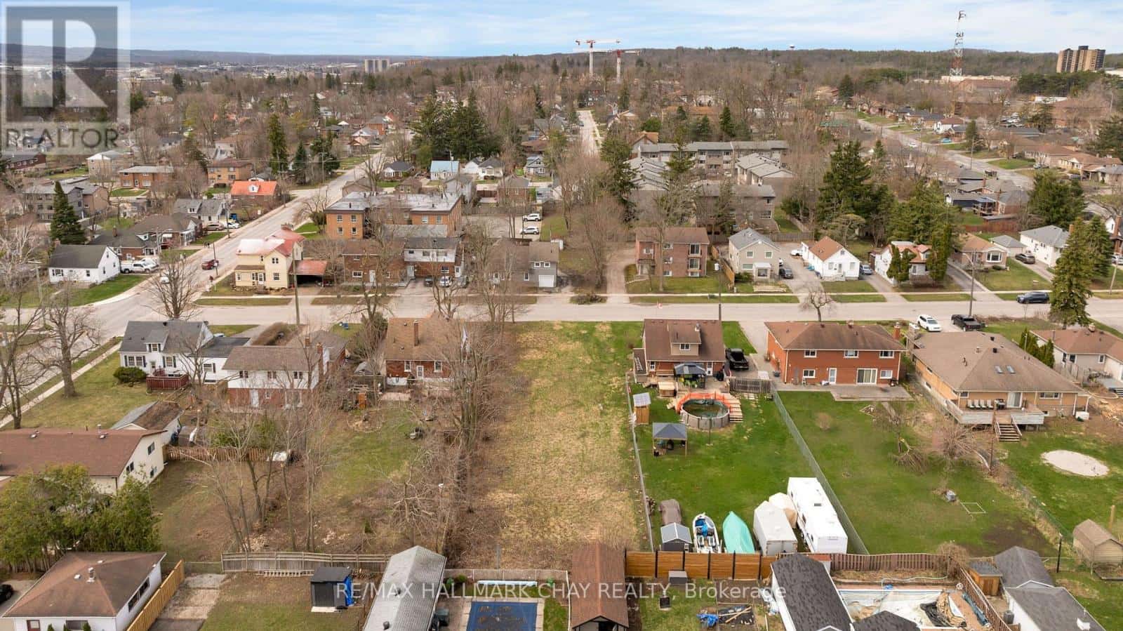 147 PEEL STREET — Barrie (Wellington), Ontario - Photo 2 of 10