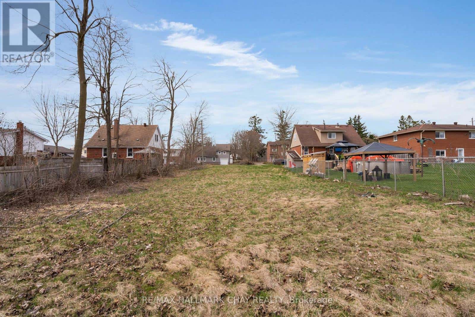 147 PEEL STREET — Barrie (Wellington), Ontario - Photo 4 of 10