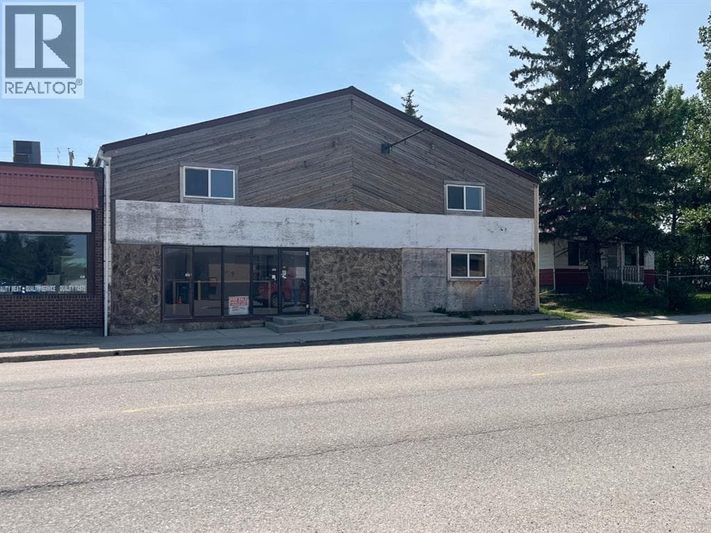 5115 50 Street — Caroline, Alberta - Main photo