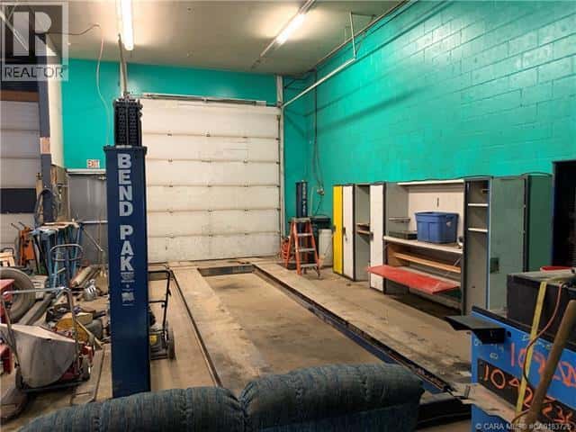 5115 50 Street — Caroline, Alberta - Photo 5 of 27