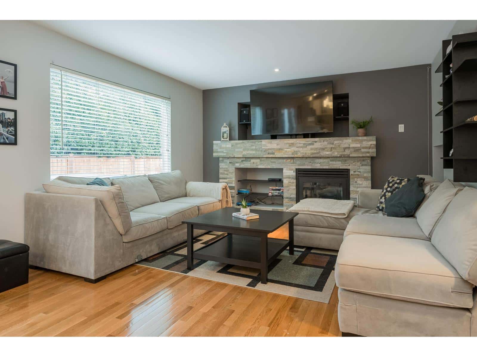 20265 94B AVENUE — Langley, British Columbia - Photo 5 of 40