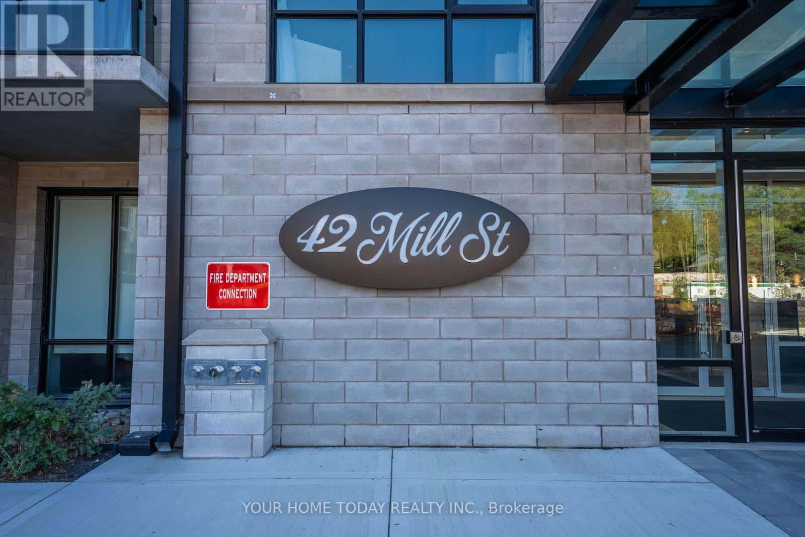 610 - 42 MILL STREET — Halton Hills (Georgetown), Ontario - Photo 4 of 47