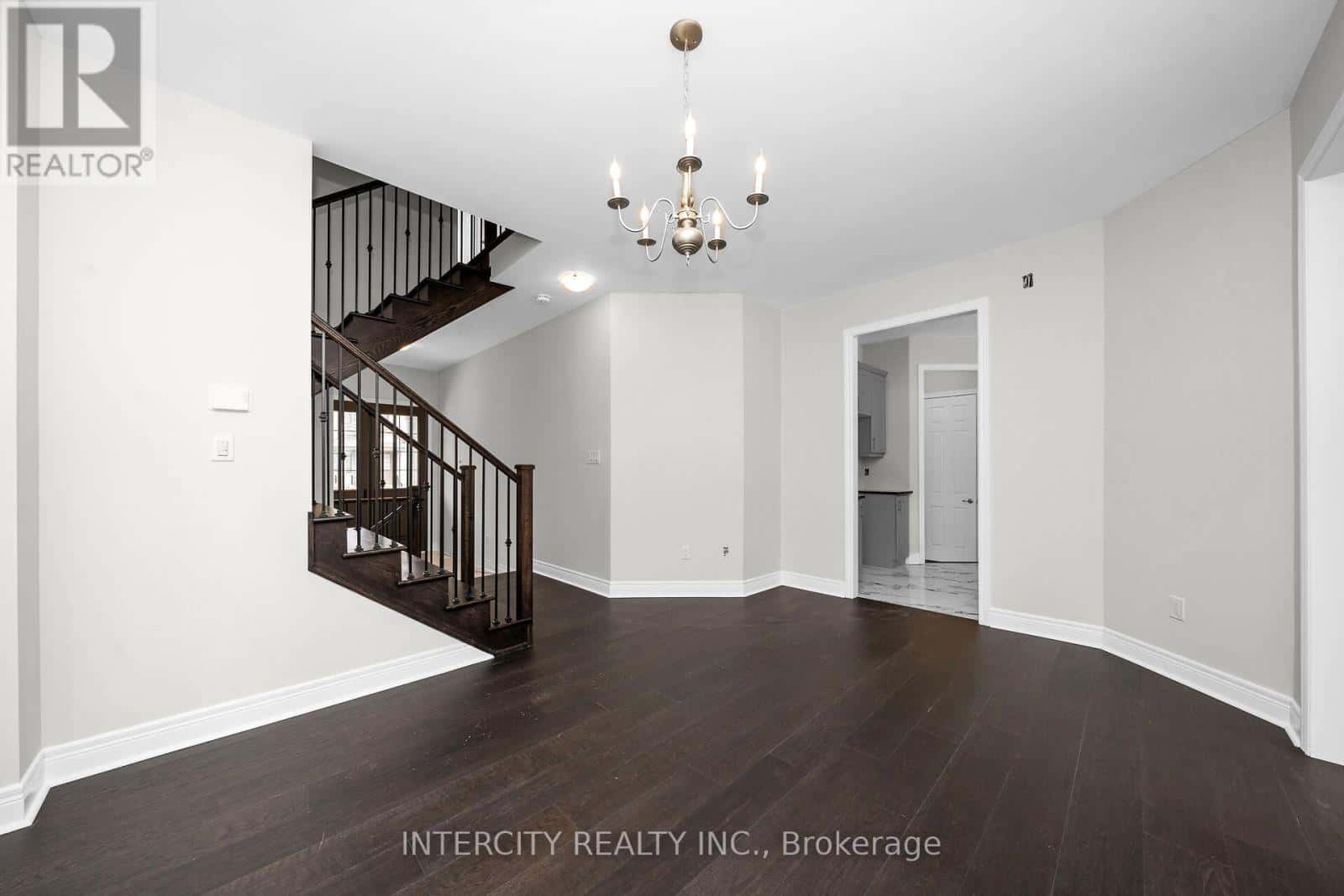 20 KESSLER DRIVE — Brampton (Sandringham-Wellington North), Ontario - Photo 5 of 31