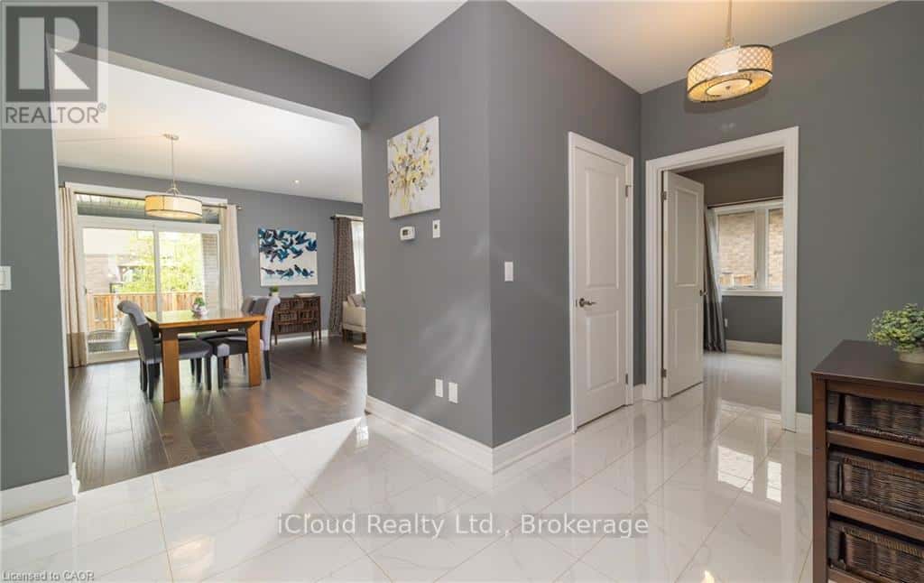 9305 EAGLE RIDGE DRIVE — Niagara Falls (Forestview), Ontario - Photo 3 of 43