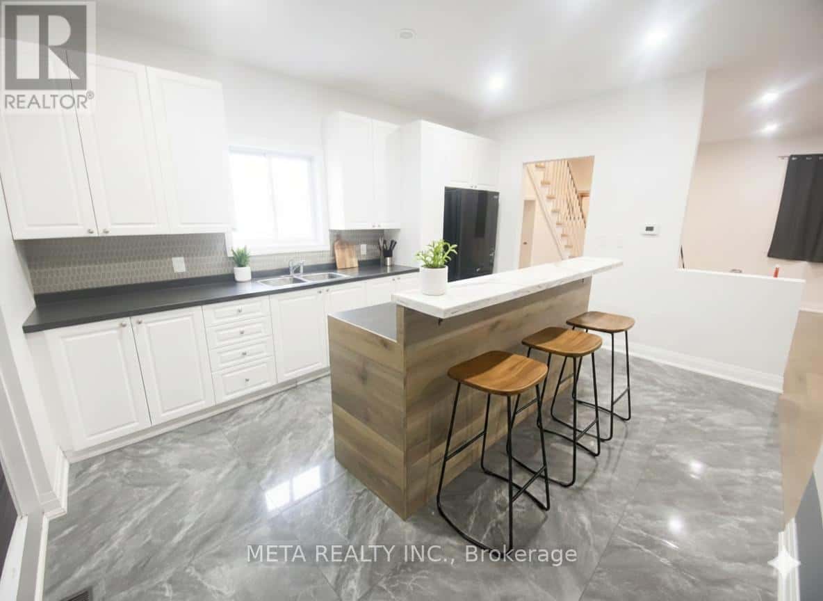 636 UNION STREET — Peterborough (Town Ward 3), Ontario - Photo 2 of 30