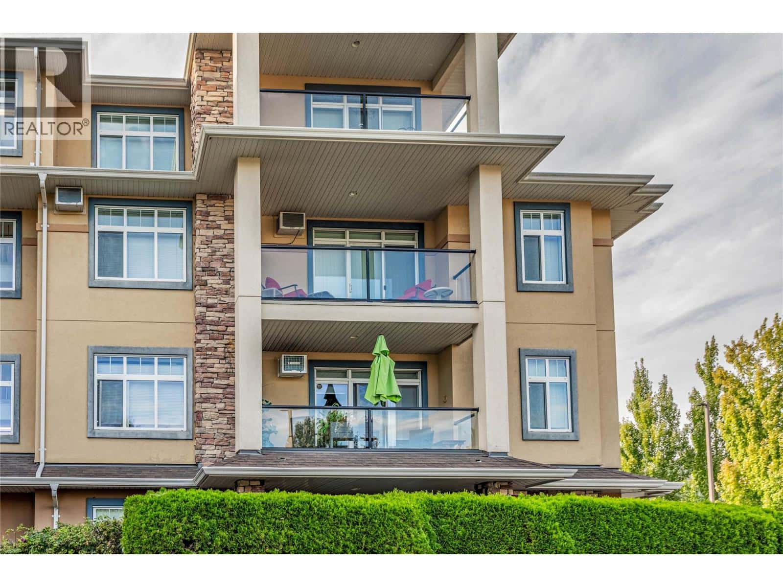 303 Whitman Road Unit# 307 — Kelowna, British Columbia - Photo 4 of 35