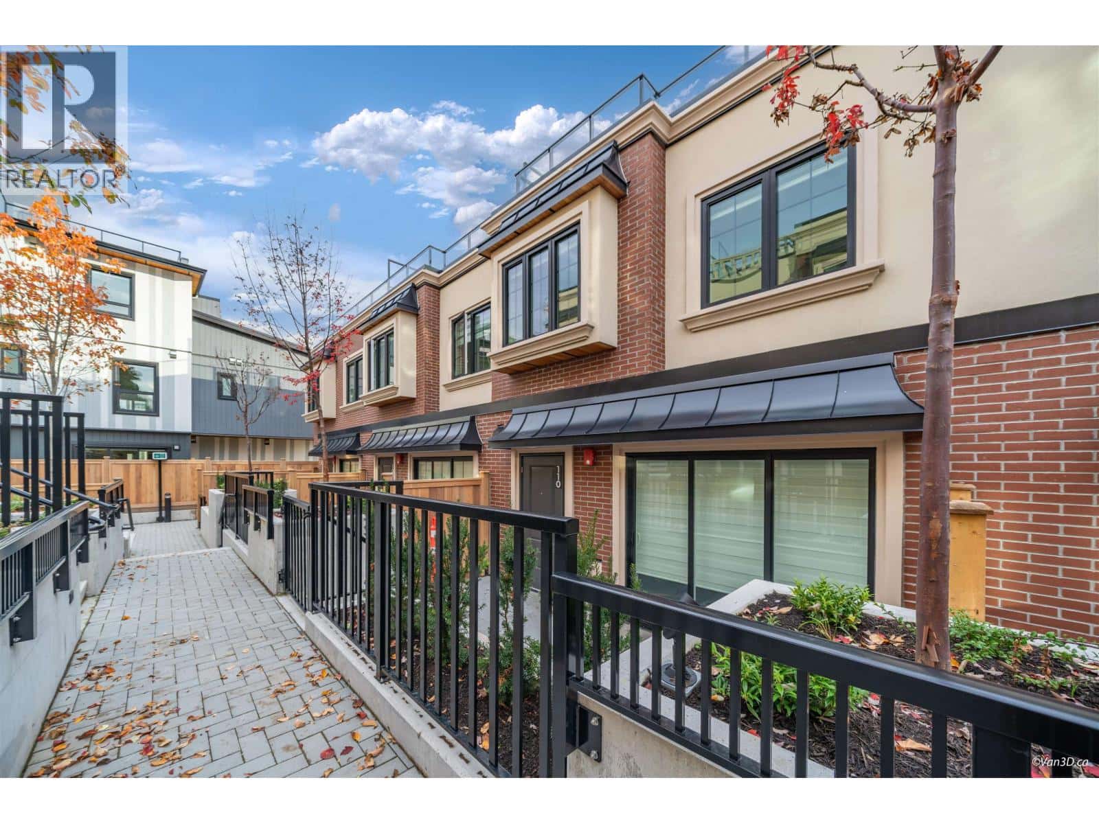 105 918 W 32ND AVENUE — Vancouver, British Columbia - Photo 5 of 33