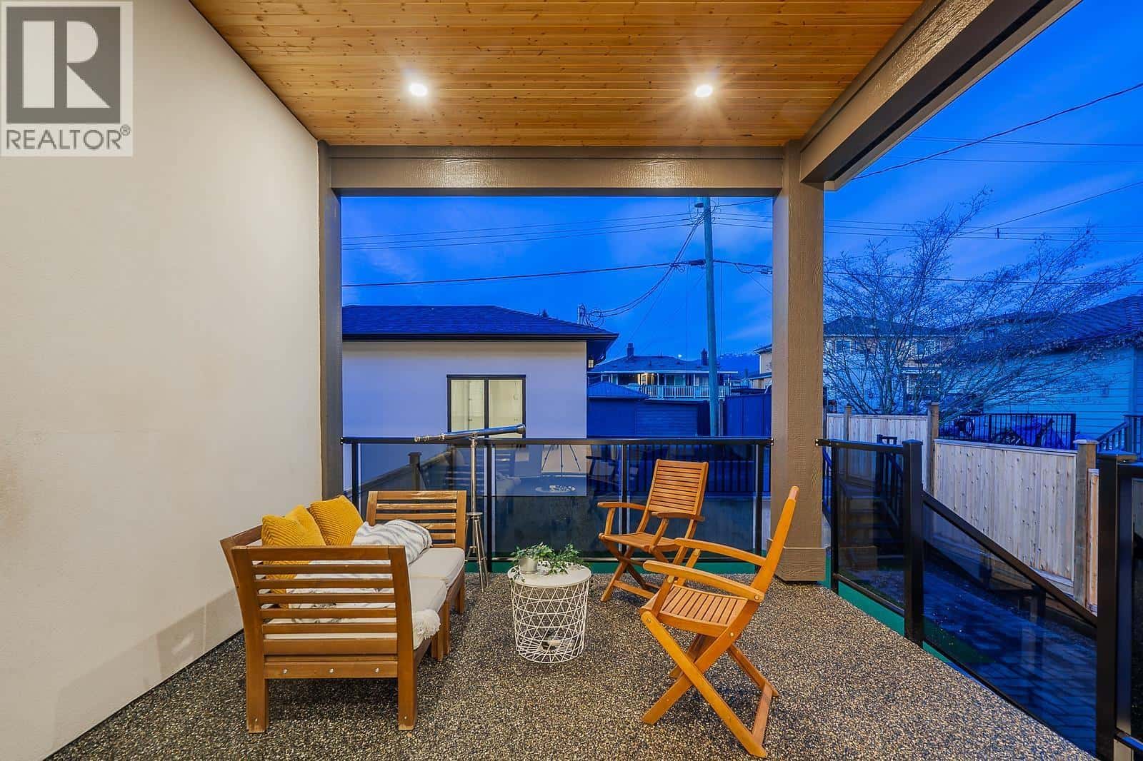 4557 PARKER STREET — Burnaby, British Columbia - Photo 2 of 40