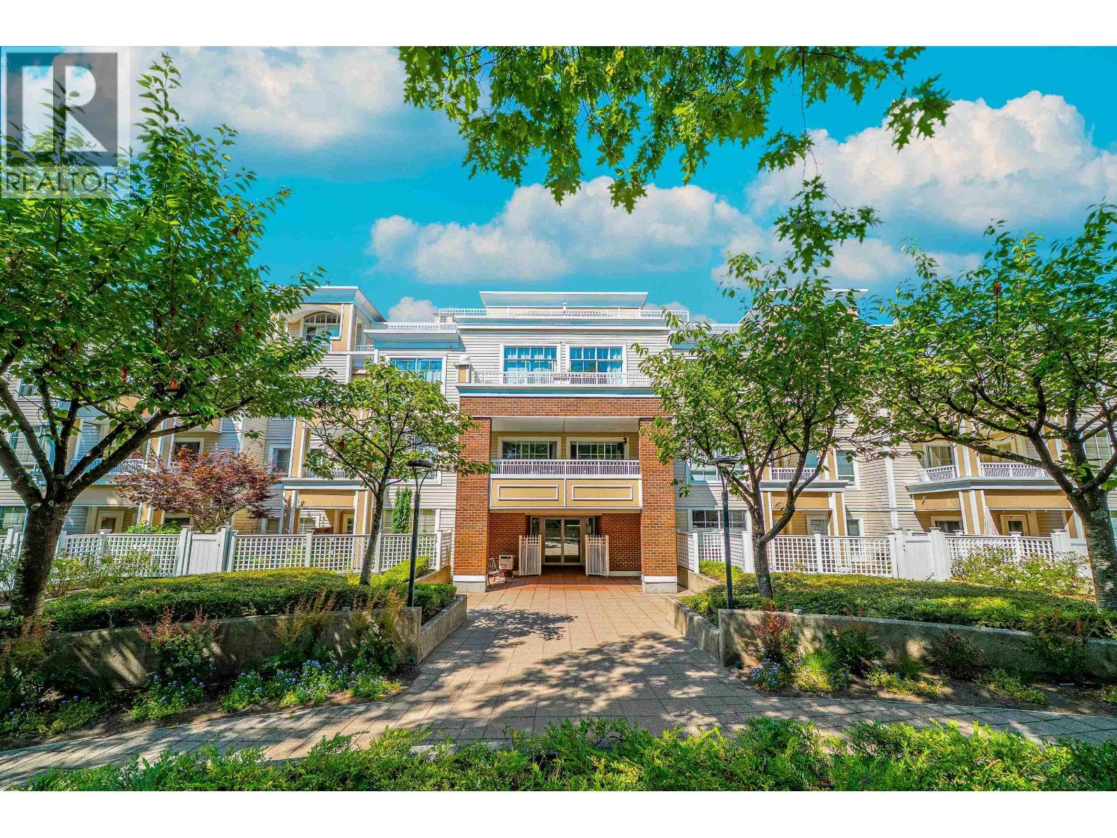 211 7117 ANTRIM AVENUE — Burnaby, British Columbia - Main photo